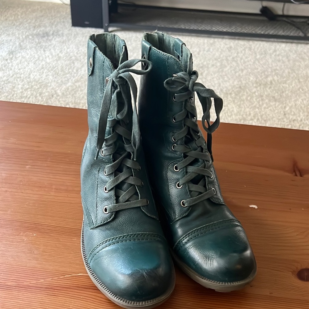 Cobb hill boots